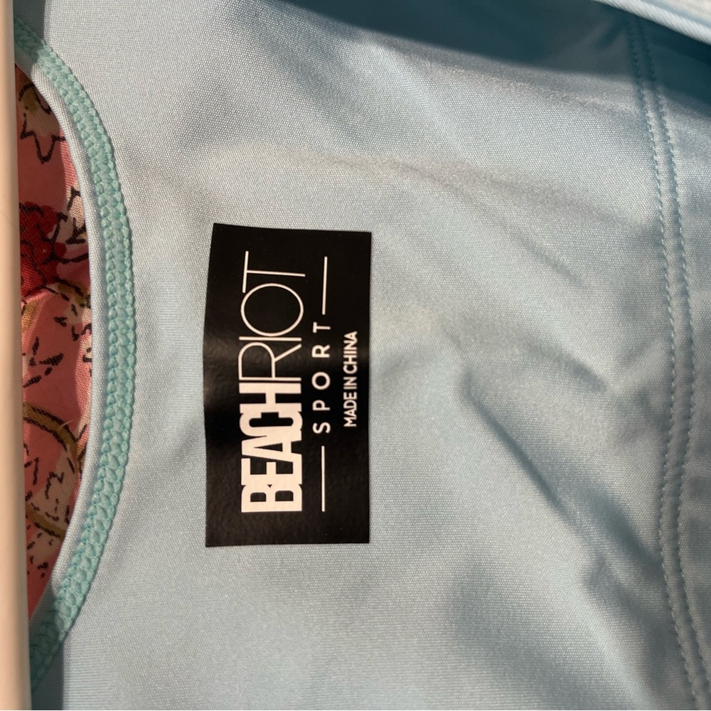 Beach Riot Sky Blue Ruched Workout Top - Picture 3 of 4